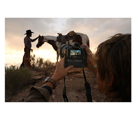 Nikon MB-N11 Power Battery Pack with Vertical Grip