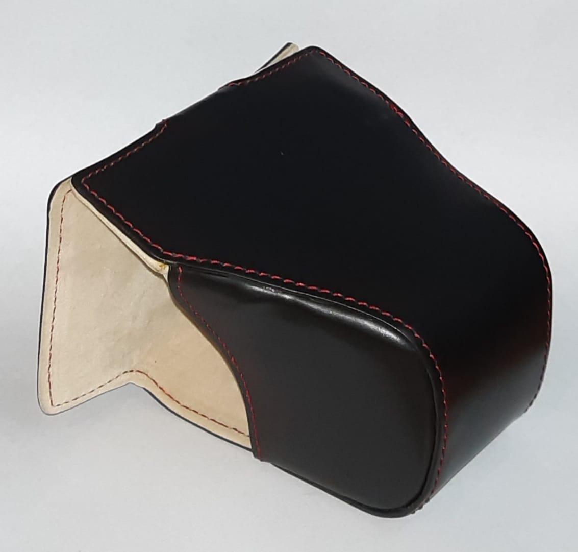 :::USED::: KAZA LEATHER CASE BLACK (EXCELLENT) - CONSIGNMENT