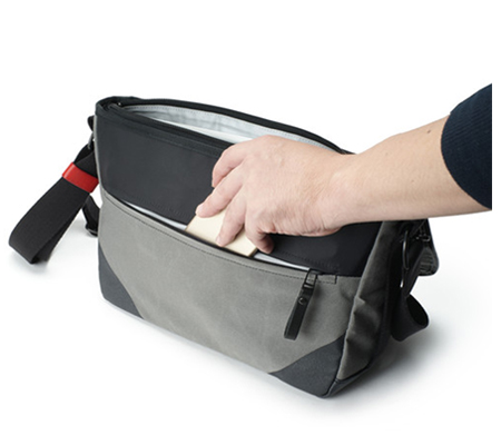Artisan & Artist ACAM 9000 Camera Shoulder Bag