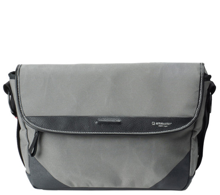 Artisan & Artist ACAM 9000 Camera Shoulder Bag